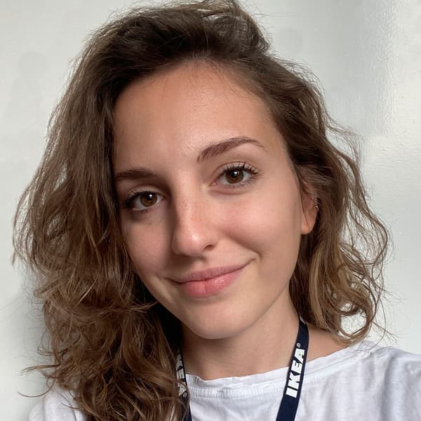 Un primo piano della consulente IKEA Eleonora