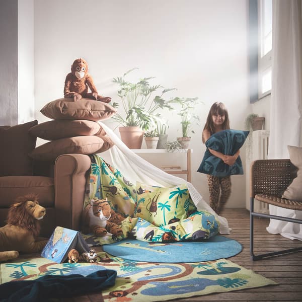 Un rinnovamento a tema giungla della stanza di tuo figlio richiede solo un pomeriggio con la collezione DJUNGELSKOG - IKEA