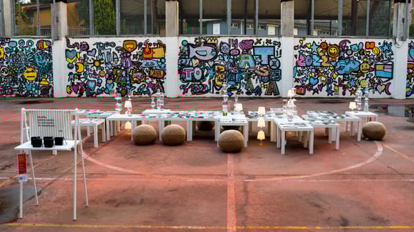 Un tavolo in co-housing 