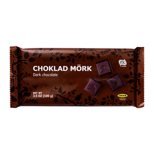 Una barra de chocolate negro CHOKLAD MÖRK en un envoltorio de plástico café oscuro.