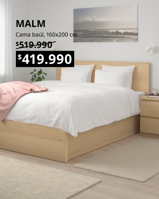 Una cama MALM con marco color madera con su precio especial.