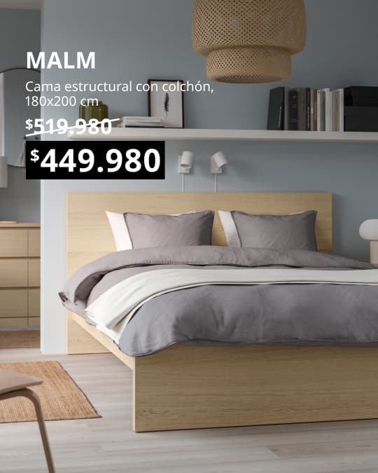 Una cama MALM y un colchón VALEVAG