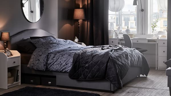 Ikea tiene el mueble perfecto para un dormitorio pequeño que lo quiere todo