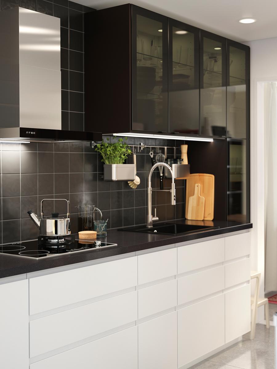 Da un toque moderno con la cocina VOXTORP blanca mate - IKEA