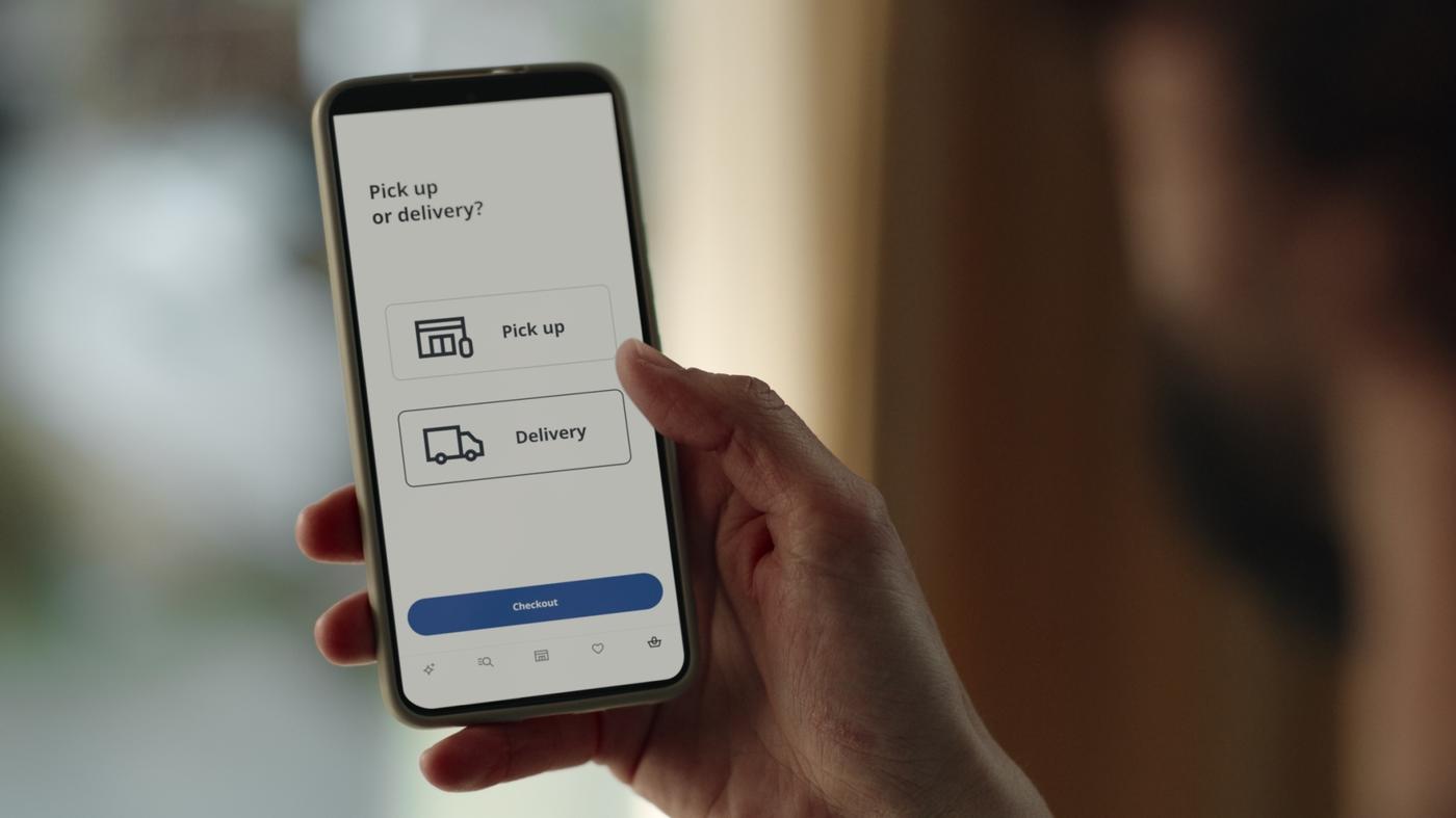Una persona haciendo una orden online