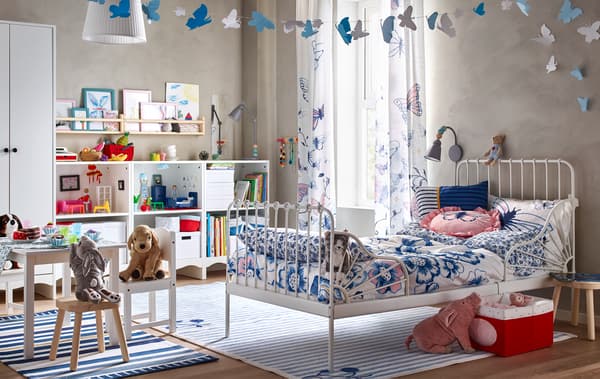 Une Chambre D Enfant Ludique Remplie De Rangements Ikea