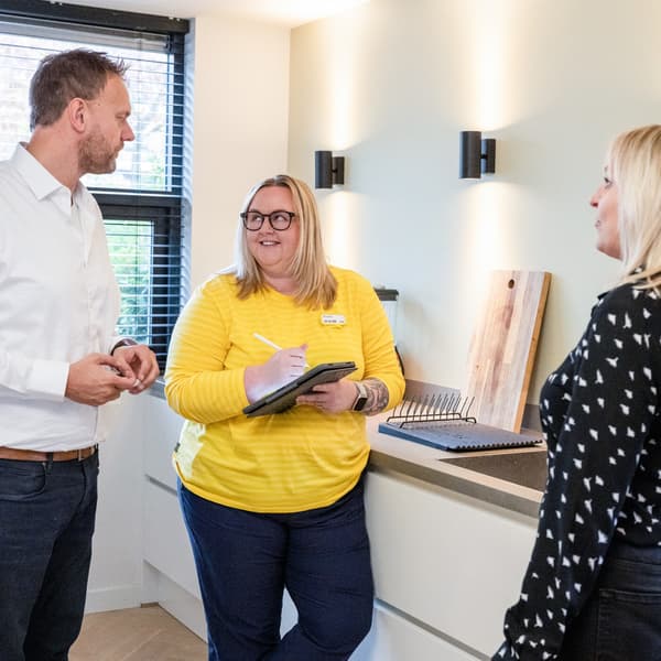 Up to 3 hours session in the comfort of your own home with a preferred supplier. A complete kitchen planning service including an accurate measuring service.