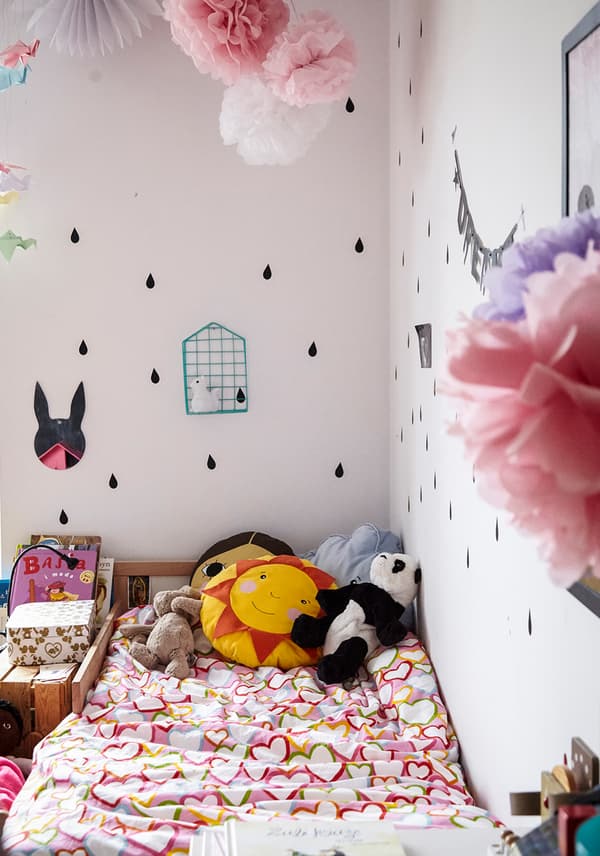 Use a shelving system to divide up ares in an open-plan space.