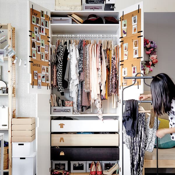Using wardrobe doors for storage