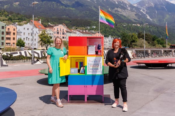 V.l.n.r.: Nicole Steger (Equality, Diversity & Inclusion Leader IKEA Österreich), und  Ramanie Ramalingam (Koordinatorin Courage Innsbruck) in Innsbruck