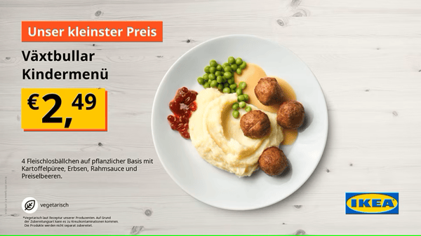 Växtbullar Kindermenü – 4 pflanzliche Bällchen mit Kartoffelpüree, Erbsen, Rahmsauce und Preiselbeeren, für 2,49 €.