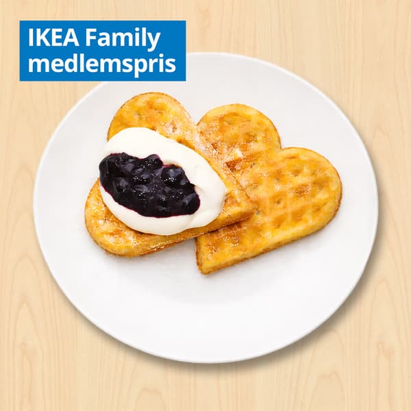 Vafler
med flødeskumscreme og blåbærsyltetøj