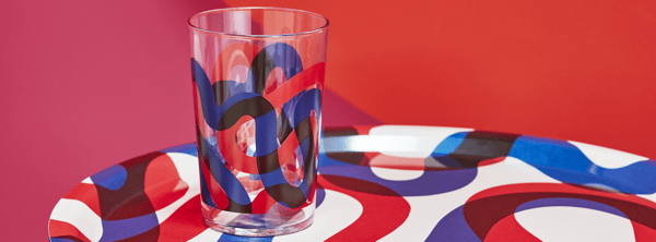 Vaso e prato multicolor. Tendencias decoración 2019 IKEA