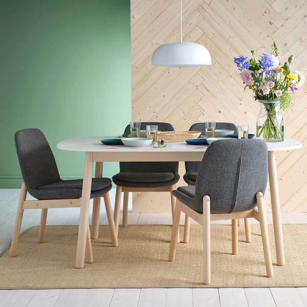 VEDBO table with 4 chairs.