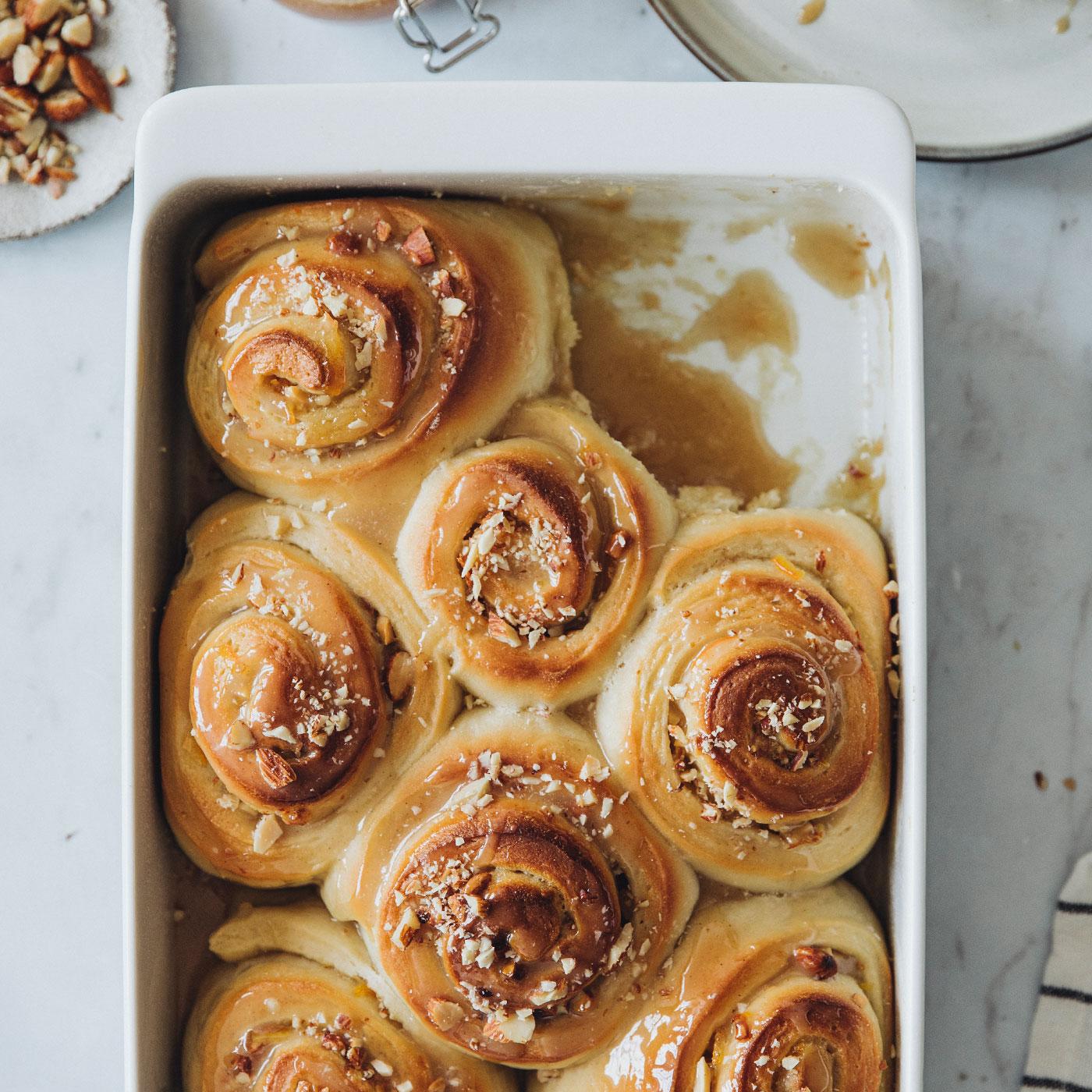 Vegane Hefeknoten mit Apfelcider-Karamell @backstuebchenblog