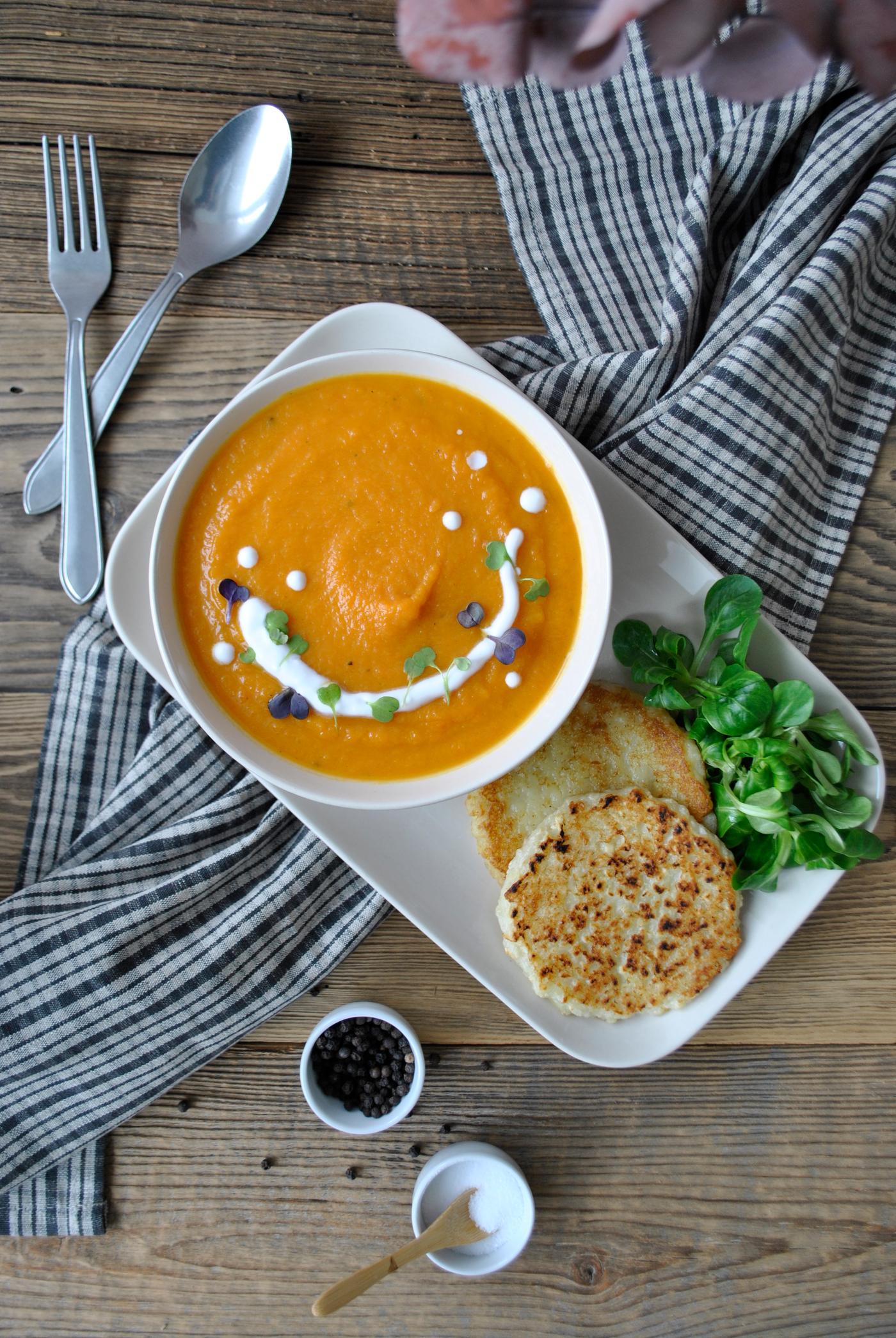 Vegane Karottensuppe mit GÅNGLÅT Kartoffelpuffer