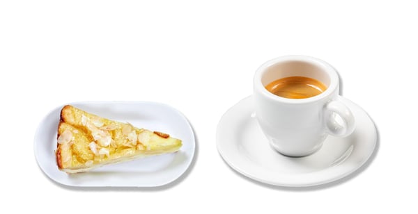 Veganský jablečný dort a espresso