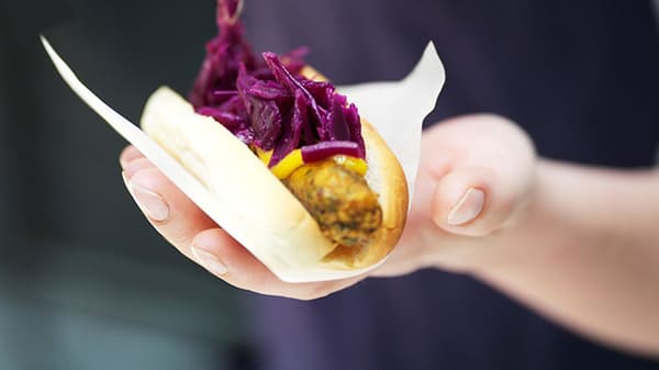 Vegetáriánus hot dog.