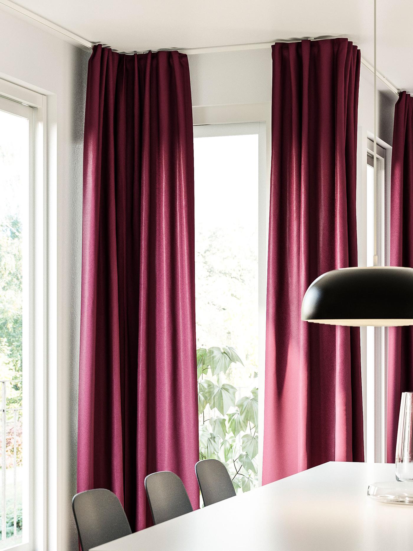 VIDGA corner curtains in maroon.
