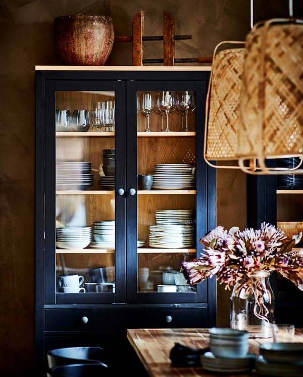 vitrines-hemnes-noire