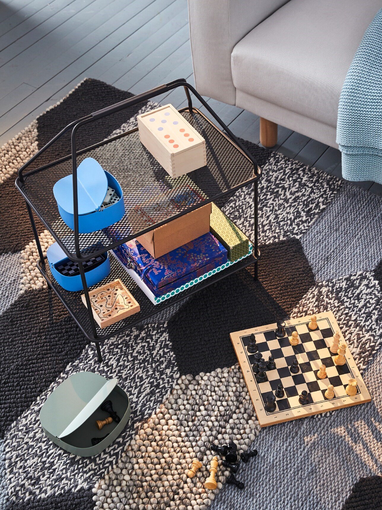 Want some smart new interior ideas in time for the holidays? Create a game station with IKEA YPPERLIG magazine stand! It’s light weight so you can easily move it around. It’s perfect for keeping board games close by. Just wipe clean with a damp cloth.