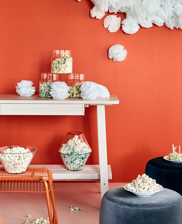 Want to throw a casual party? Planning a dinner and need help with your cooking routine? Try our traditional and modern selection of dinnerware such as IKEA VARDAGEN!