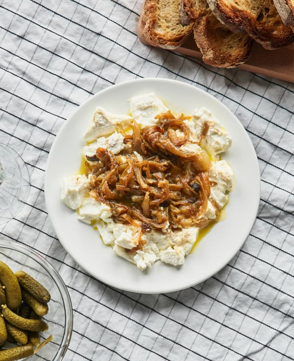 Want to update your home with new tableware and kitchen accessories? IKEA has a big selection of textiles for your table. A classic yet modern style is IKEA 365+ table cloth in a soft white/grey texture with checked pattern.