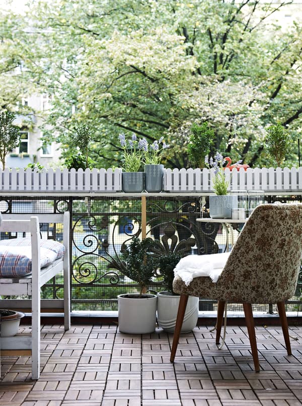 Warm up your outdoor flooring
