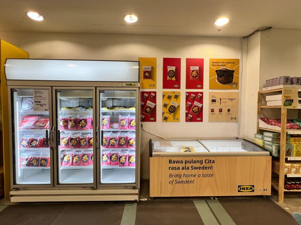 We have our frozen curry puff, popia and more at IKEA POP-UP AEON Mall Bukit Raja, Klang 