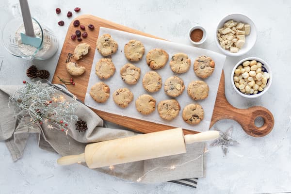 White chocolate macadamia cookies