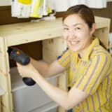 工具を使いこなすコワーカー。
