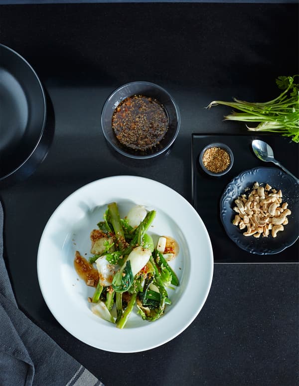 Wok aux asperges, sauce soja pimentée
