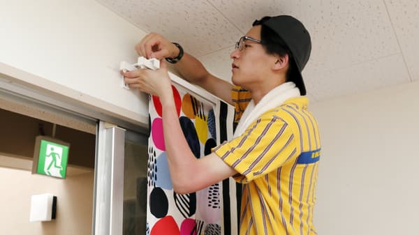 作業を行うコワーカー。