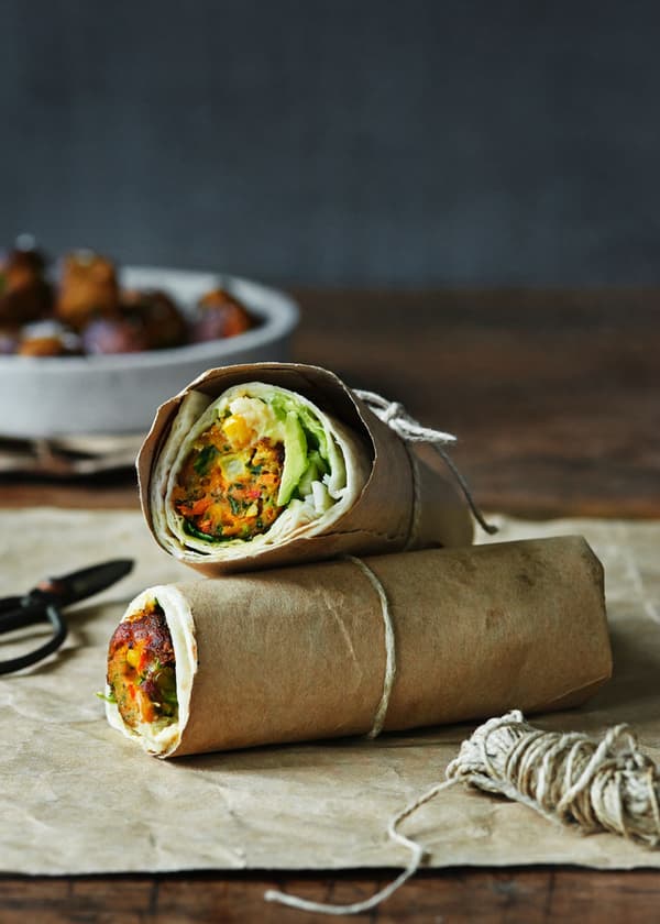 Wrap s vegetariánskými kuličkami a avokádem.
