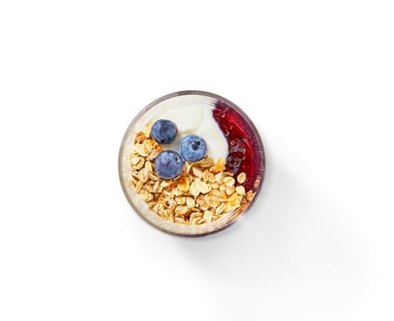 Yoghurt med bär.
