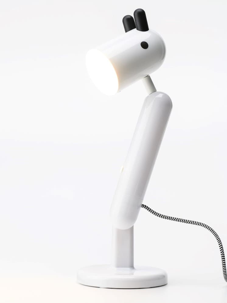 Zestaw białych akcesoriów.