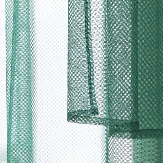 Zöld hálós anyag.