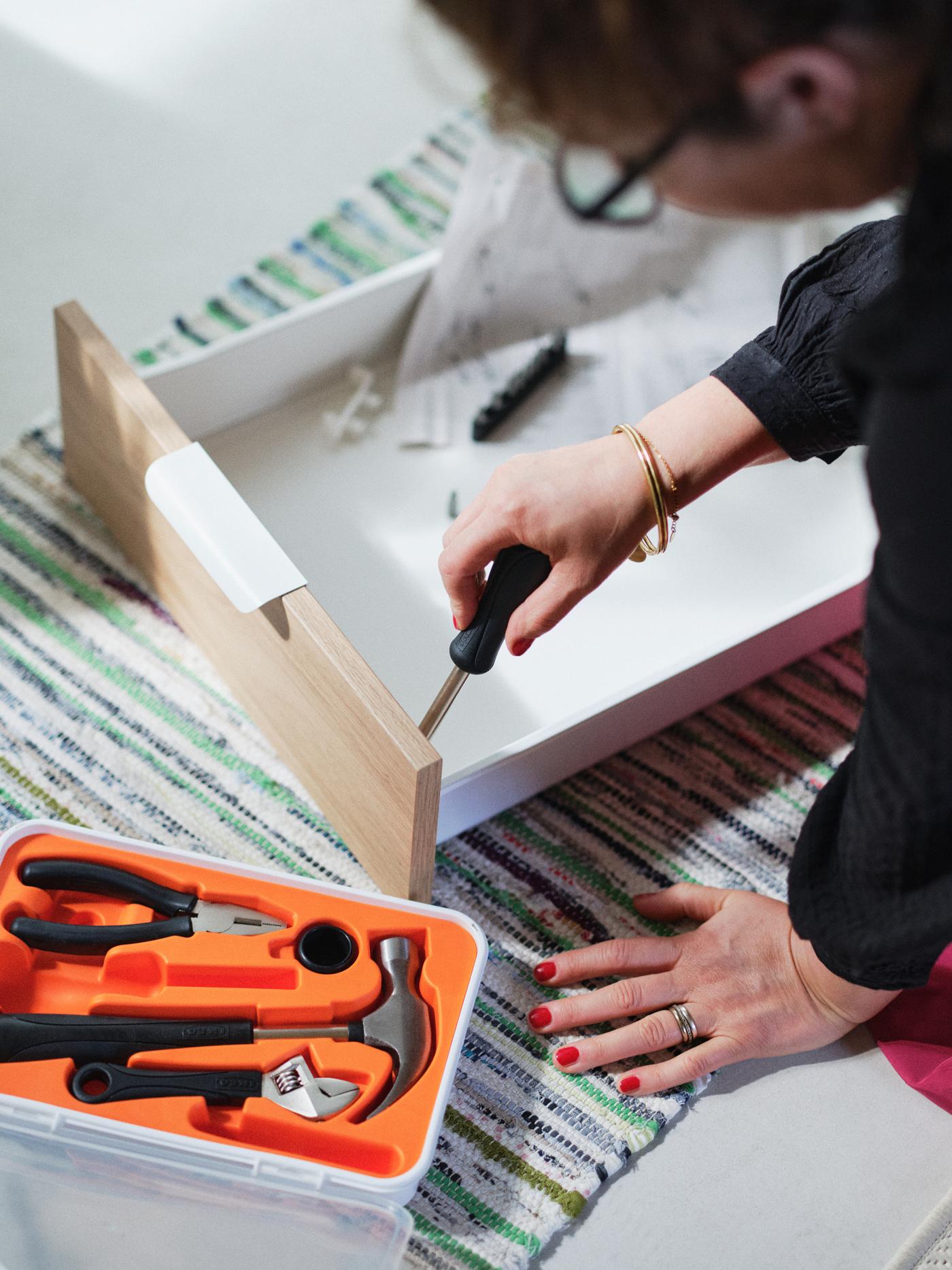 Ordezko piezak eskatzea