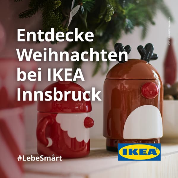Zwei Gebäckdosen in Rentierform.