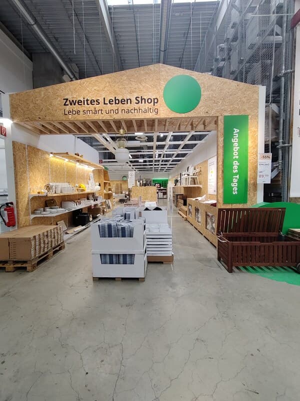 Zweites Leben Shop in einem IKEA Einrichtungshaus.
