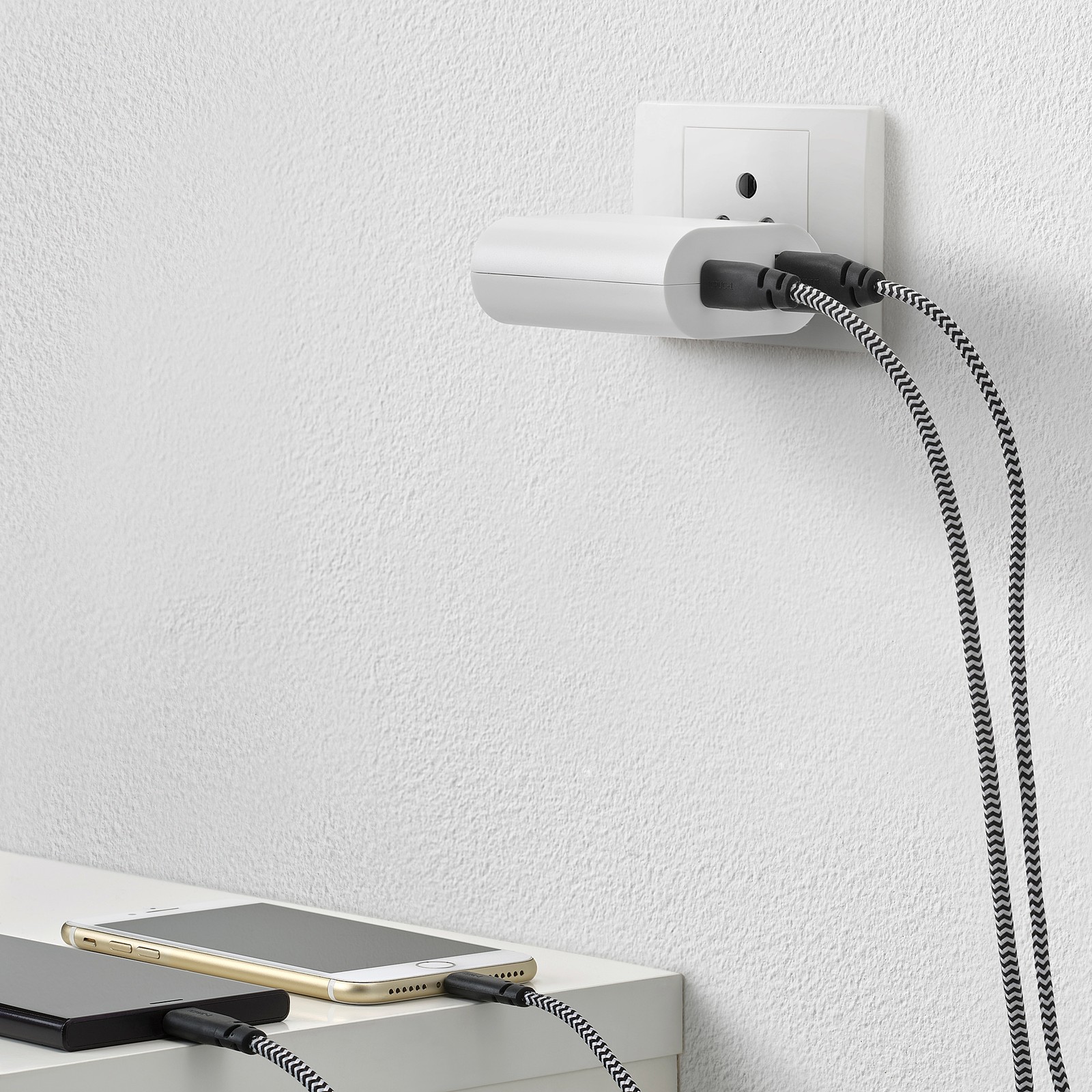 ÅSKSTORM 23W USB charger, white IKEA