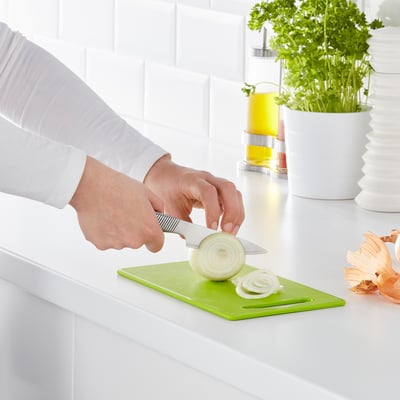 HOPPLÖS Chopping board, green, 24x15 cm
