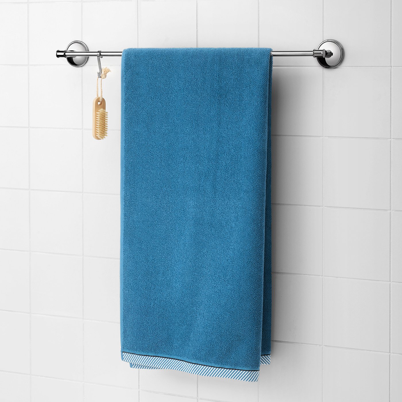 Deep Blue Towels All Sizes Especially Huge Ones Want Some Nice Ones To Replace My Skaggy Ones Blue Towels Blue Bathroom Decor Royal Blue Bathrooms