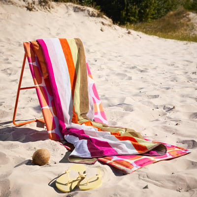 VITHÖJDEN Beach towel, red/multicolour, 90x150 cm