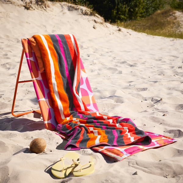 VITHÖJDEN Beach towel, red white/multicolour, 90x150 cm