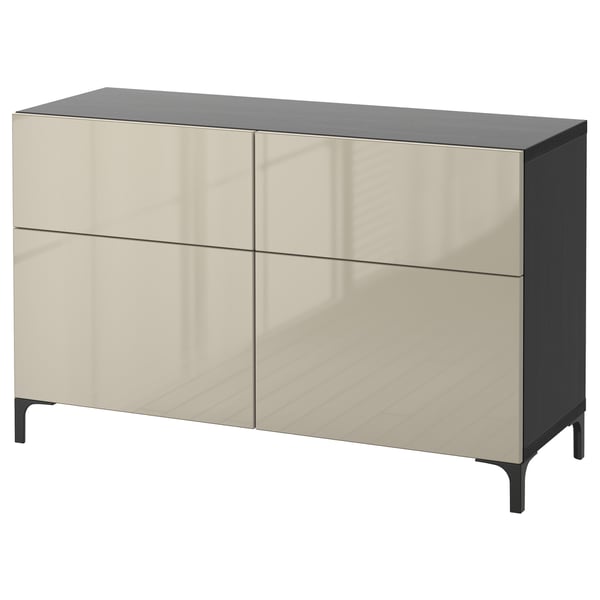 Moderno mobile BESTÅ argentato con superfici riflettenti, design elegante e gambe nere.