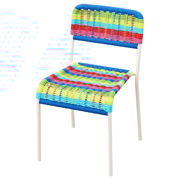 Una sedia colorata FÄRGGLAL. È luminoso, con strisce di blu, rosa, verde e rosso. Realizzato in plastica e acciaio, è impilabile e progettato per i bambini.