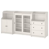 Set HAUGA: contenitori bianchi, mix di ripiani aperti e aperti, ante in vetro, stile tradizionale.