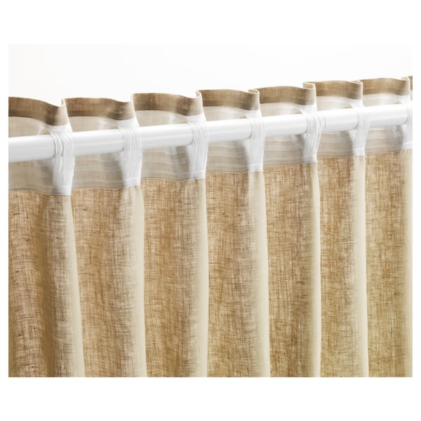 Nastro per tende con pieghe, linguette per appendere e colore beige.