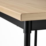 Bordo tavolo KULLABERG, piano in legno, base in metallo nero.